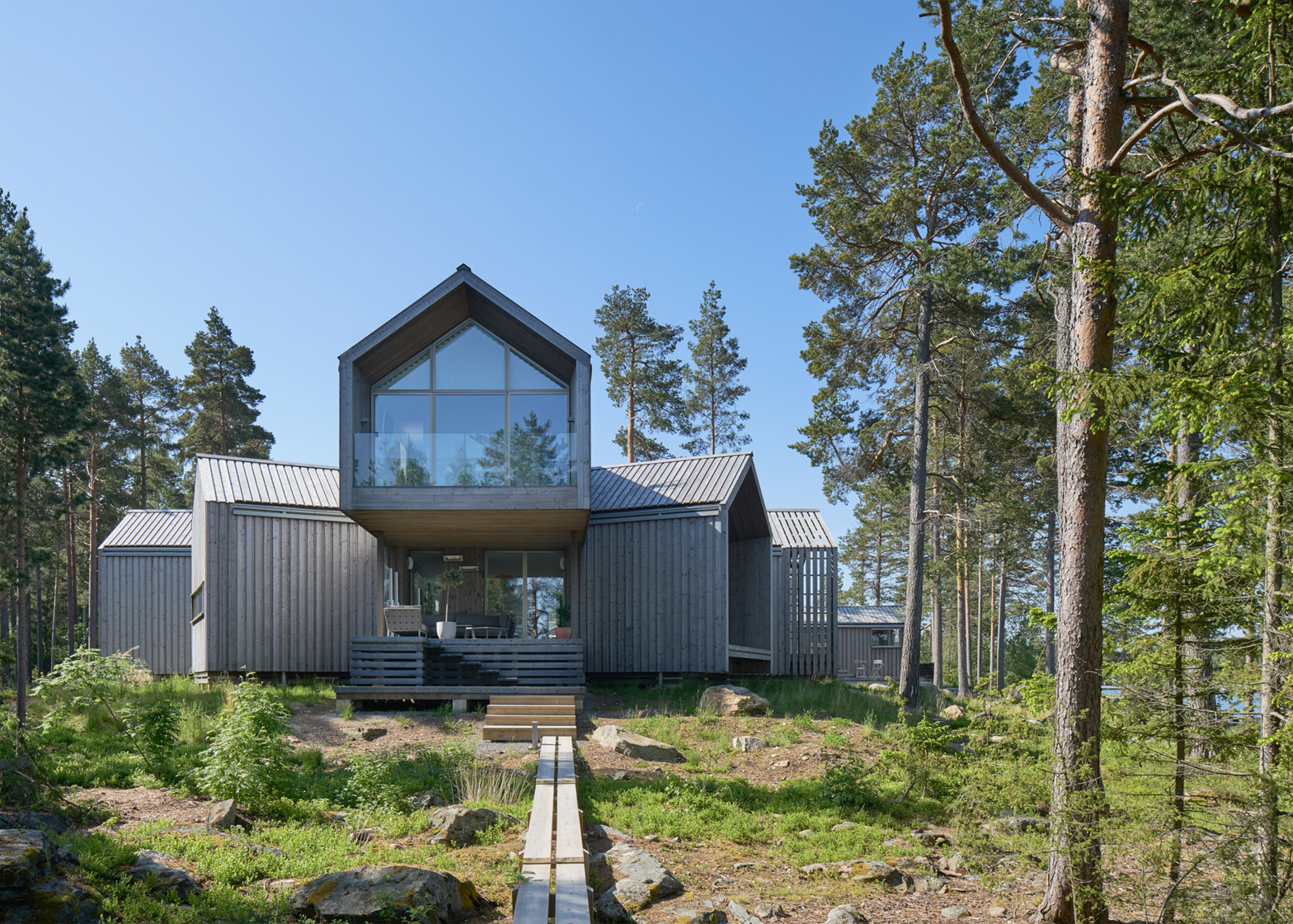 瑞典的别墅-各个方向张开的谷仓,被长满了松树和灌木蓝莓的岬角包围,可以让你大限度地欣赏到如诗如画的水边---酷图编号8