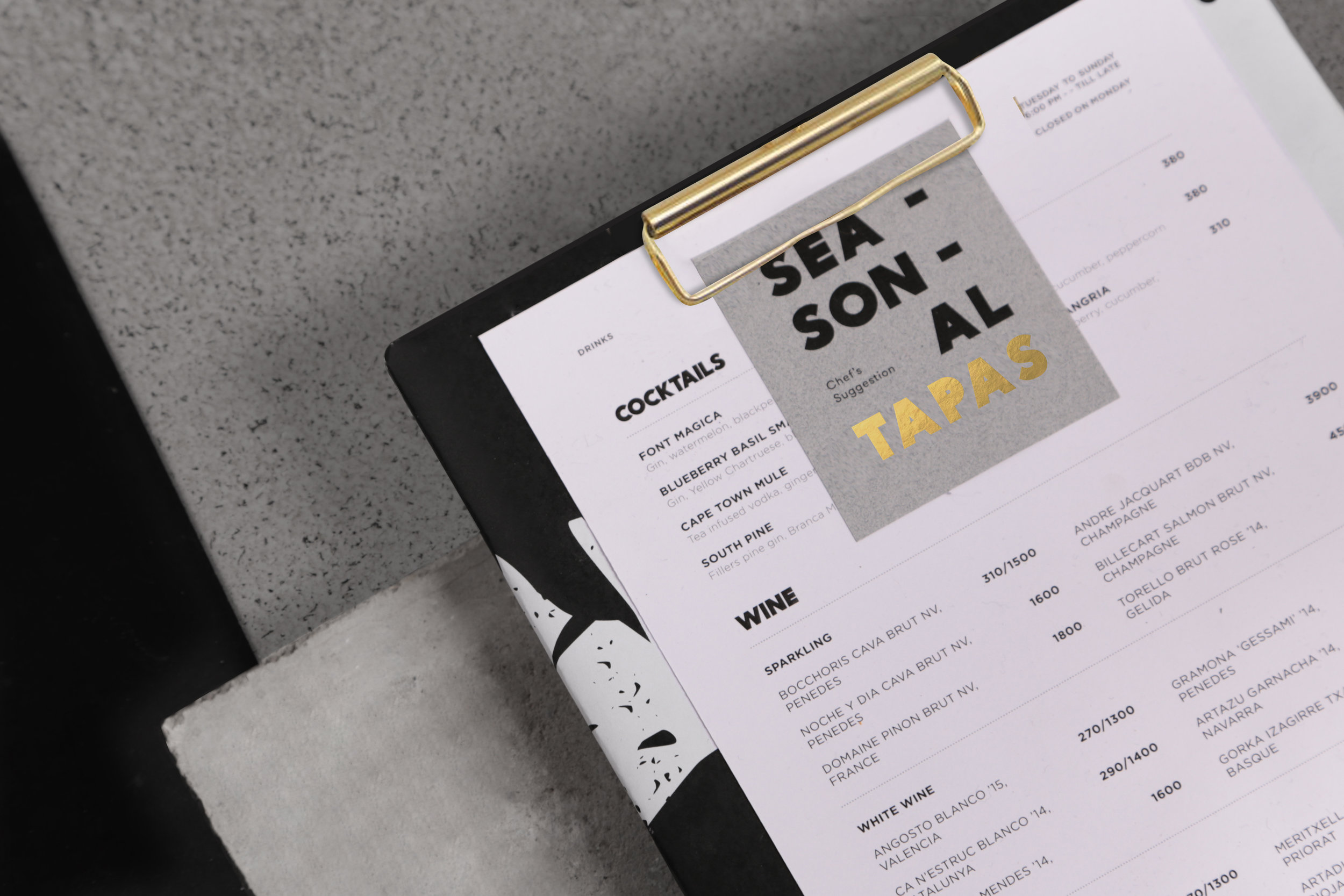 西班牙餐厅TORO-品牌设计-传统黑白色配色方案,外卖袋采用毕加索图纸,增加艺术表现力。---酷图编号1166550