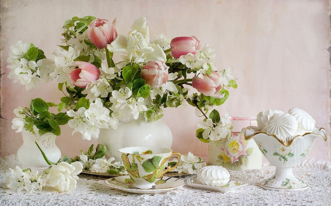 高清晰百花瓷器餐具壁纸封面大图