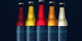 Drakos-手工100%天然苏打水包装设计-闪亮的银色瓶盖给了它一个现代的边缘，独特的艺术标签饮料。使用相同的标签设计所有的汽水不需要产生许多不同的标签，从而使生产更具成本效益和更环保。