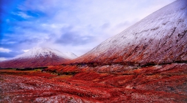 白雪皑皑的红山壁纸