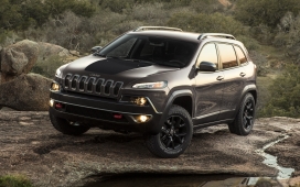 高清晰JEEP自由光越野车壁纸下载