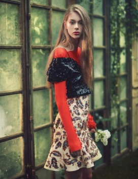 “仙境”-劳伦德格拉夫-VOGUE时尚中国2016年4月-优雅的礼服和礼服样式