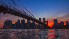 纽约市布鲁克林大桥江边夜景