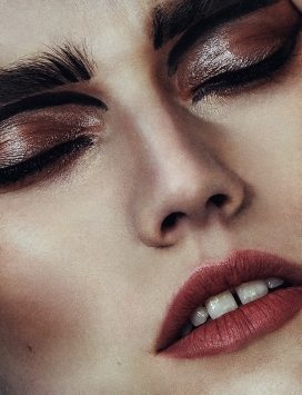 maxima杂志-自我陶醉