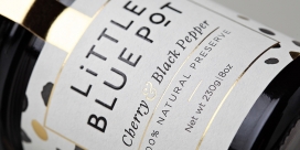 Little Blue Pot-果酱小蓝罐-味道非同寻常，水彩插图，优雅的斜体字和圆滑无衬线字体结合起来，创造了现代精致非常适合那些挑剔的味觉