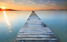 高清晰夕阳码头壁纸