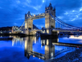 伦敦泰晤士河塔桥夜景壁纸