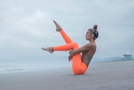 Wake up slow－美诱的海上瑜伽人像