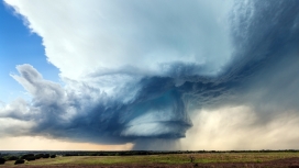 草原上的龙卷风