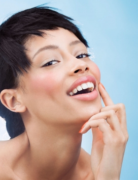 阿利亚・琼斯-Ellements杂志