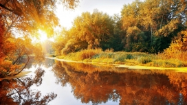 高清晰秋季河壁纸