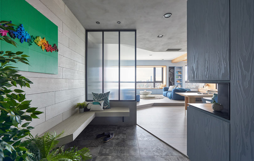 一个顽皮现代家庭的公寓生活方式-位于中国台湾,里面住着一对年轻的已婚夫妇与2个孩子,为了寻找生活之间的平衡,他妈聘请HAO设计创造内部,以反映他们的乐趣精神,使它成为一个多彩的地方,让他们的两个孩子玩和长大。---酷图编号4