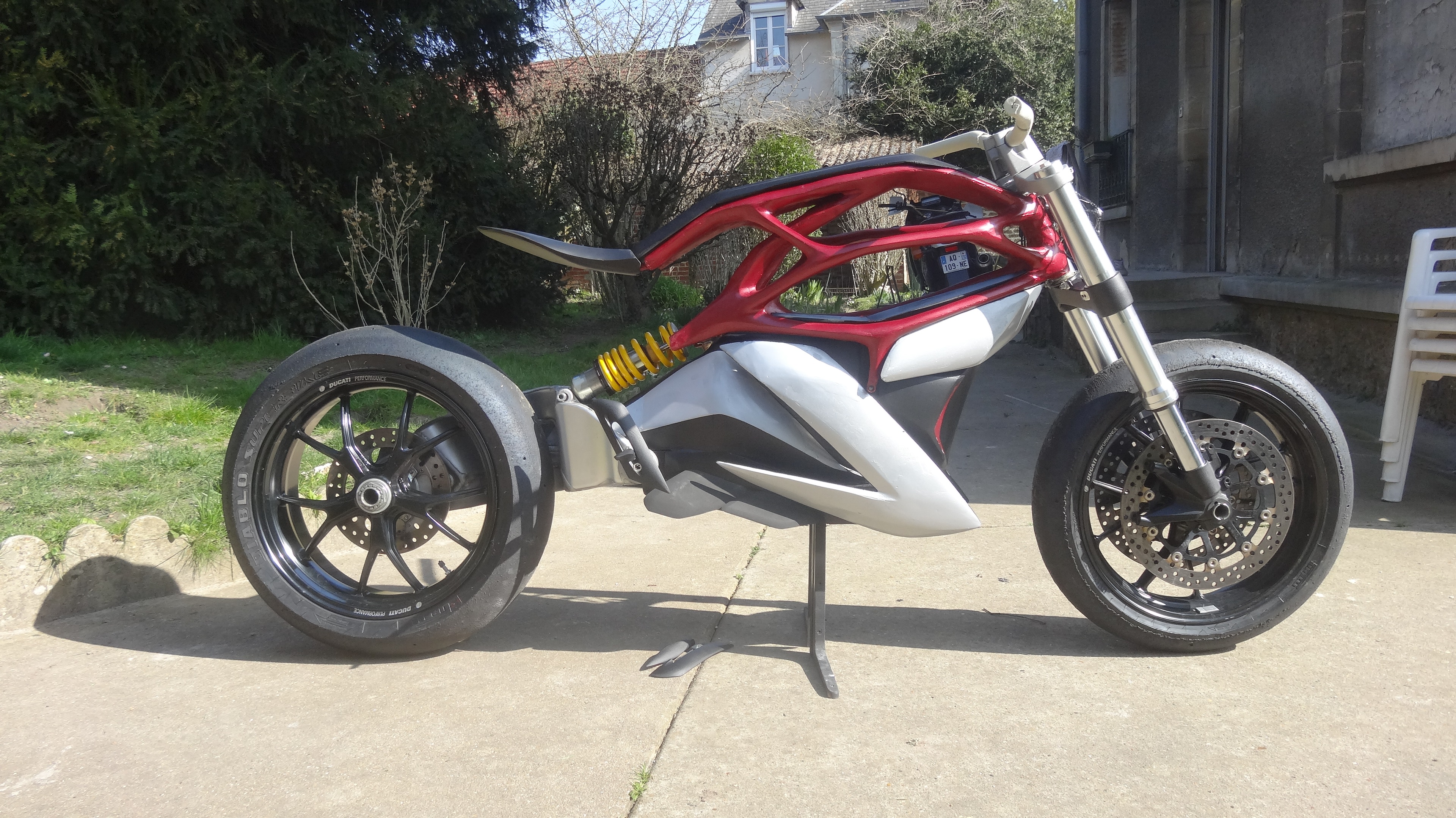 Ducati Nebia-杜卡迪没有“油箱”的摩托车设计---酷图编号1172825