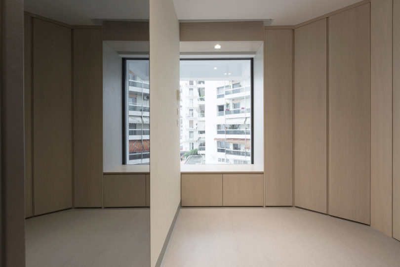 希腊塞萨洛尼基浮动的公寓-浮动公寓的内部相当简约,中性调色板,隐藏的线性照明和简单的矩形形状,十分清爽简洁---酷图编号1173420