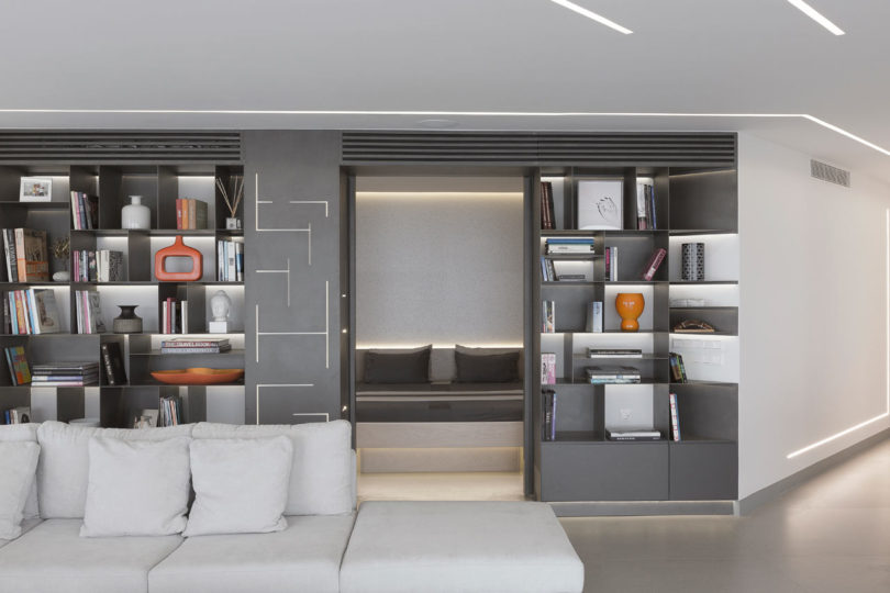 希腊塞萨洛尼基浮动的公寓-浮动公寓的内部相当简约,中性调色板,隐藏的线性照明和简单的矩形形状,十分清爽简洁---酷图编号1173421