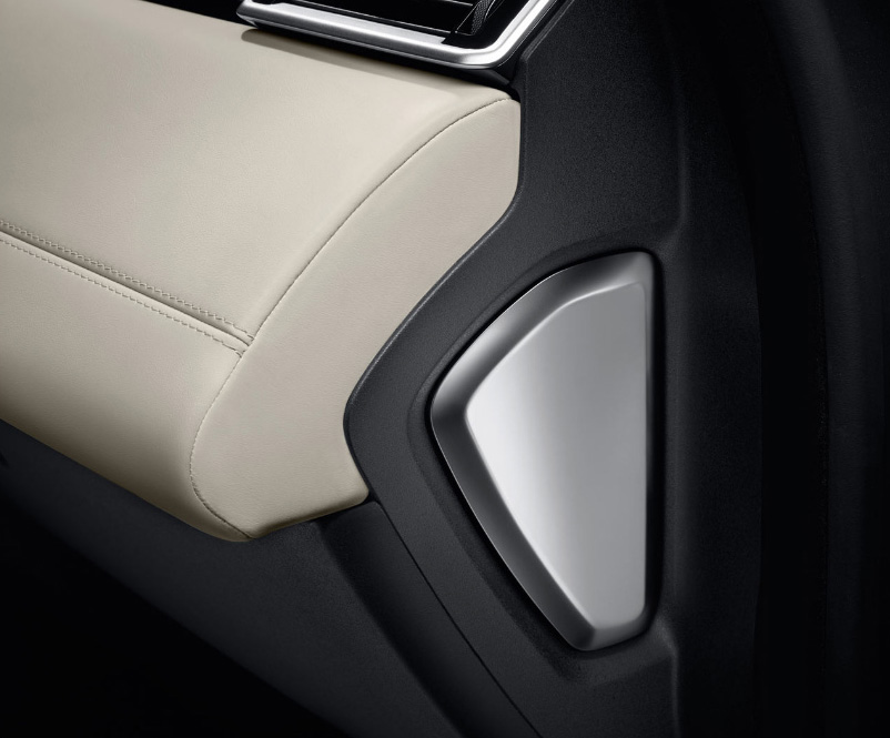 路虎在米兰设计周推出新型揽胜Velar---酷图编号8