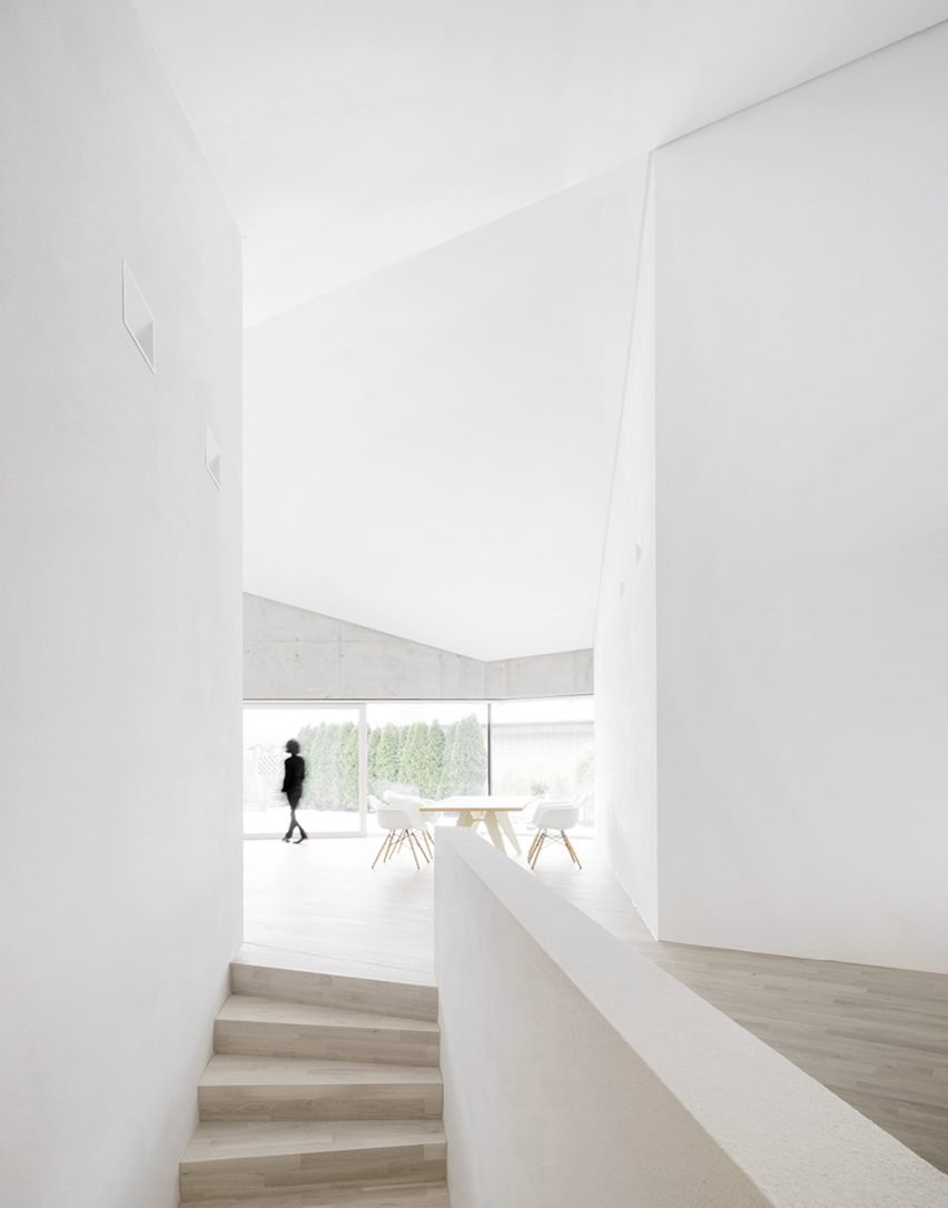 水晶状居住功能,立面的角度可以为居民提供邻里的前景