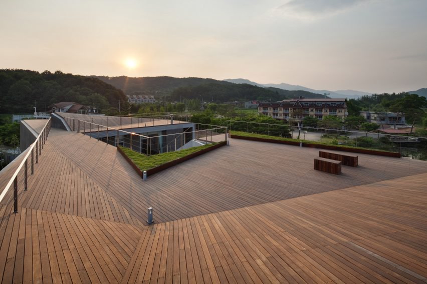 戏剧性的角形状和悬臂