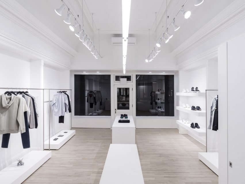 奥马尔甘地建筑师为英国时装设计师克里斯托弗・凯恩(Christopher Kane)创造的最小时尚时装商店封面大图