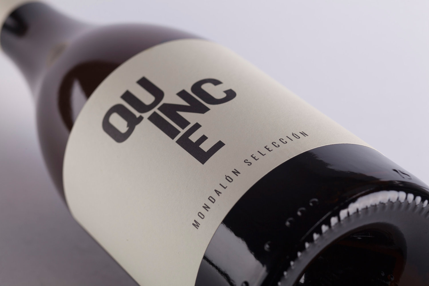 如此简单却又如此醒目的CATORCE葡萄酒---酷图编号5