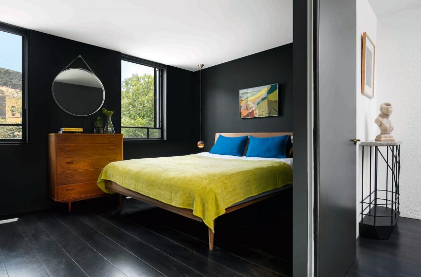 开普敦粉红色的房子-屋顶有游泳池和一个郁郁葱葱的垂直花园---酷图编号1179209