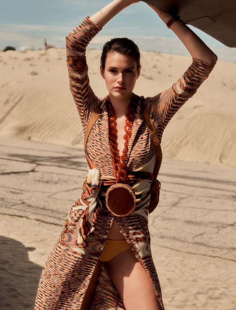 凡妮莎-Vogue西班牙-沙漠浪情图片