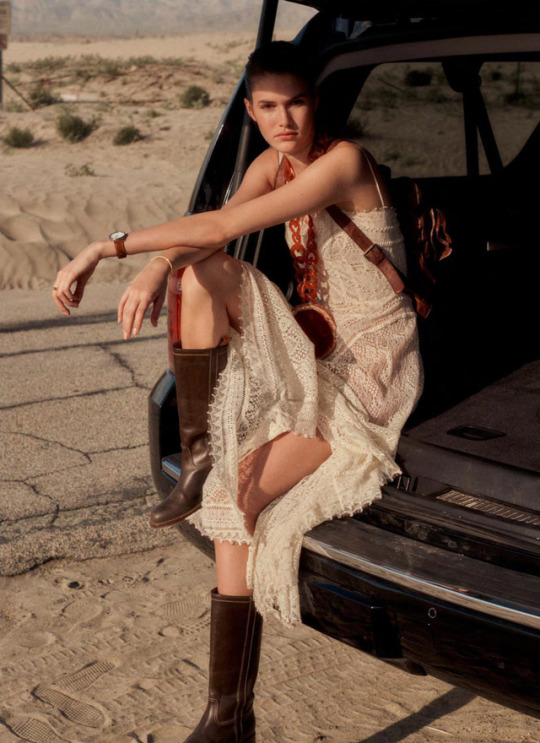 凡妮莎-Vogue西班牙-沙漠浪情---酷图编号3