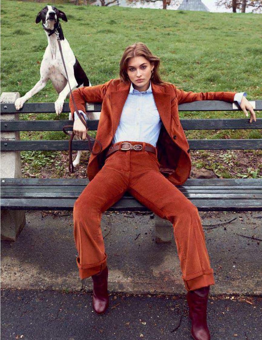 优雅的伊丽莎白-与宠物澡堂漫步-VOGUE时尚之都巴黎2017年8月---酷图编号9