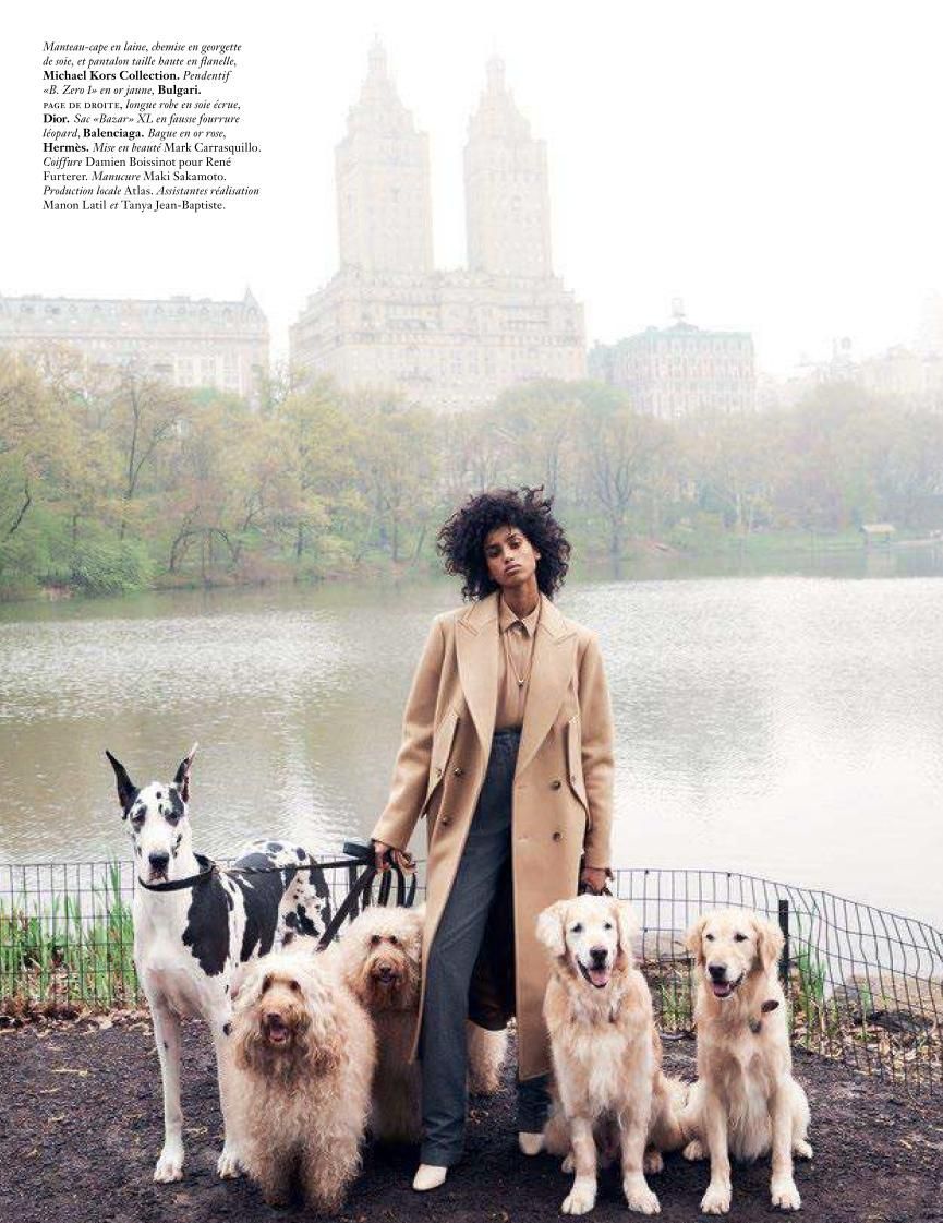 优雅的伊丽莎白-与宠物澡堂漫步-VOGUE时尚之都巴黎2017年8月---酷图编号6