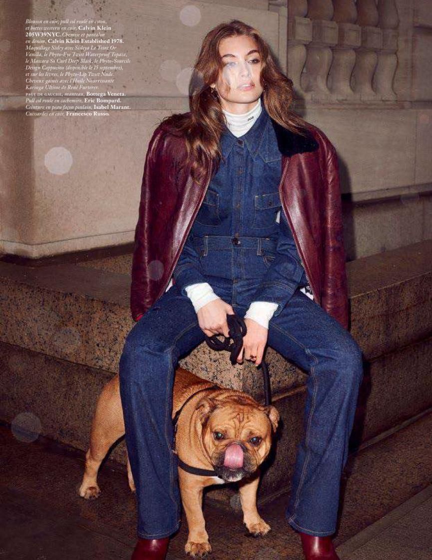 优雅的伊丽莎白-与宠物澡堂漫步-VOGUE时尚之都巴黎2017年8月---酷图编号5
