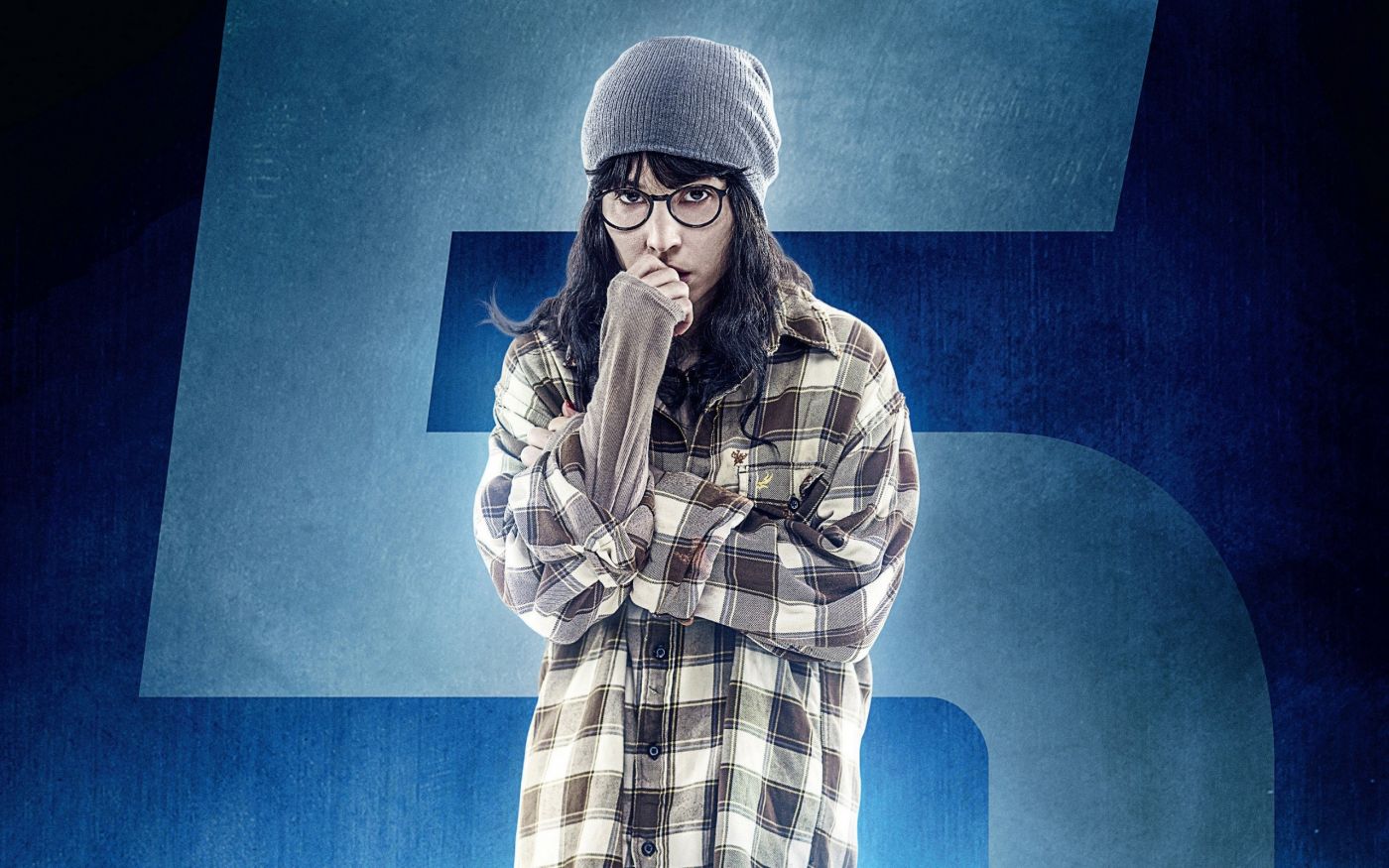 戴针织帽子的劳米・拉佩斯图片