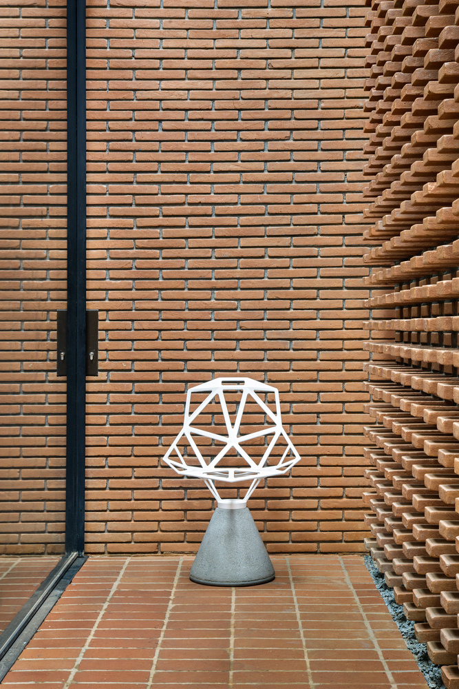 红砖块垒砌艺术建筑---酷图编号1184438