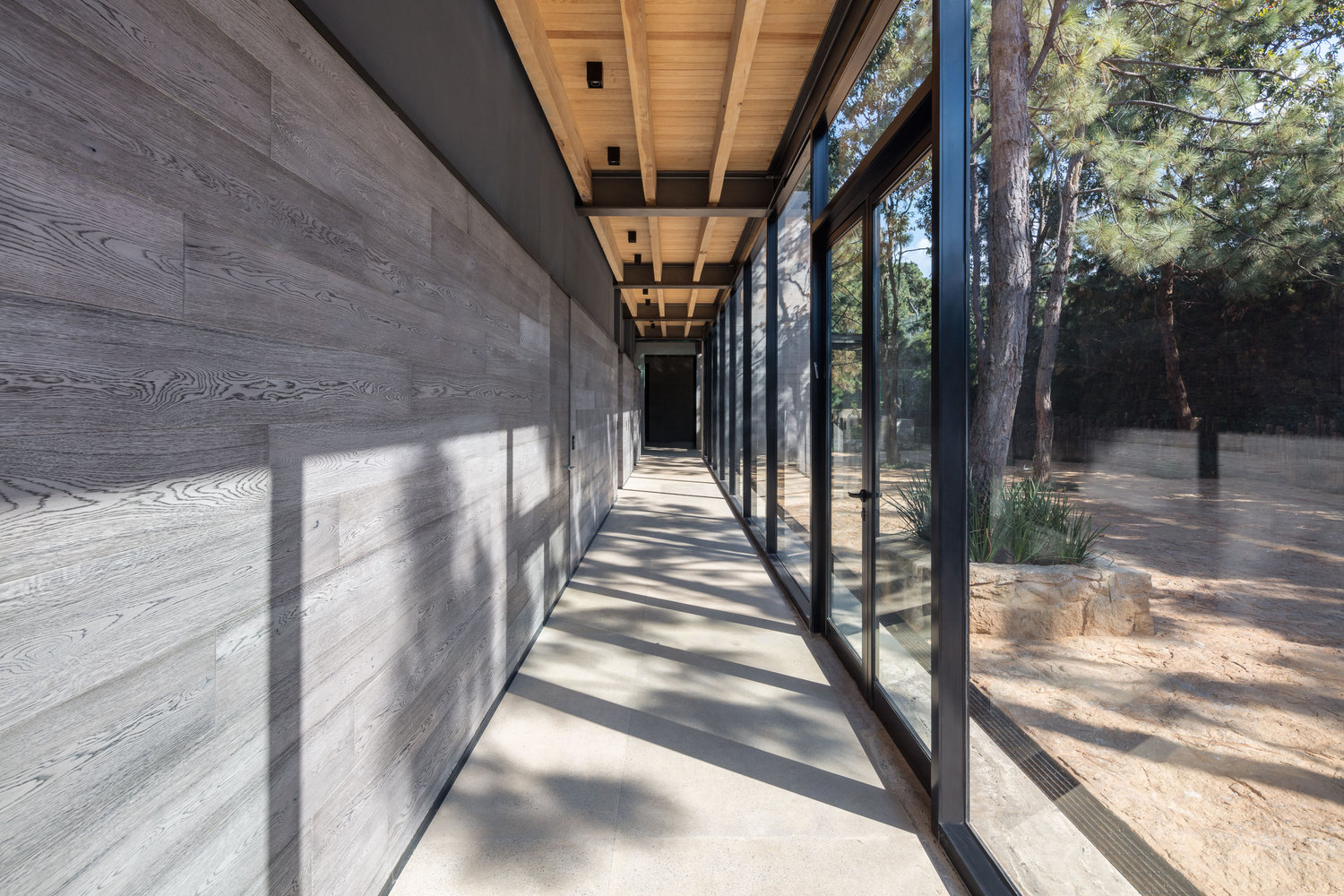 木工艺和混凝土工艺完美搭配的别墅建筑---酷图编号1184522