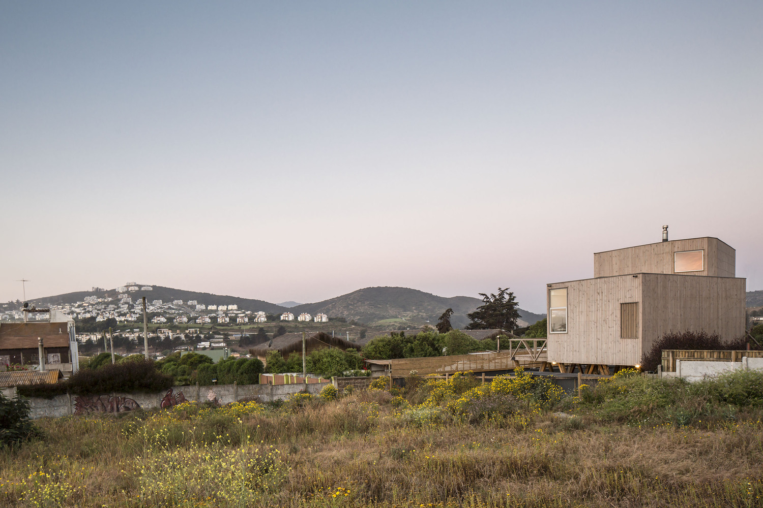 智利14根树桩支撑起的观野别墅住宅---酷图编号12