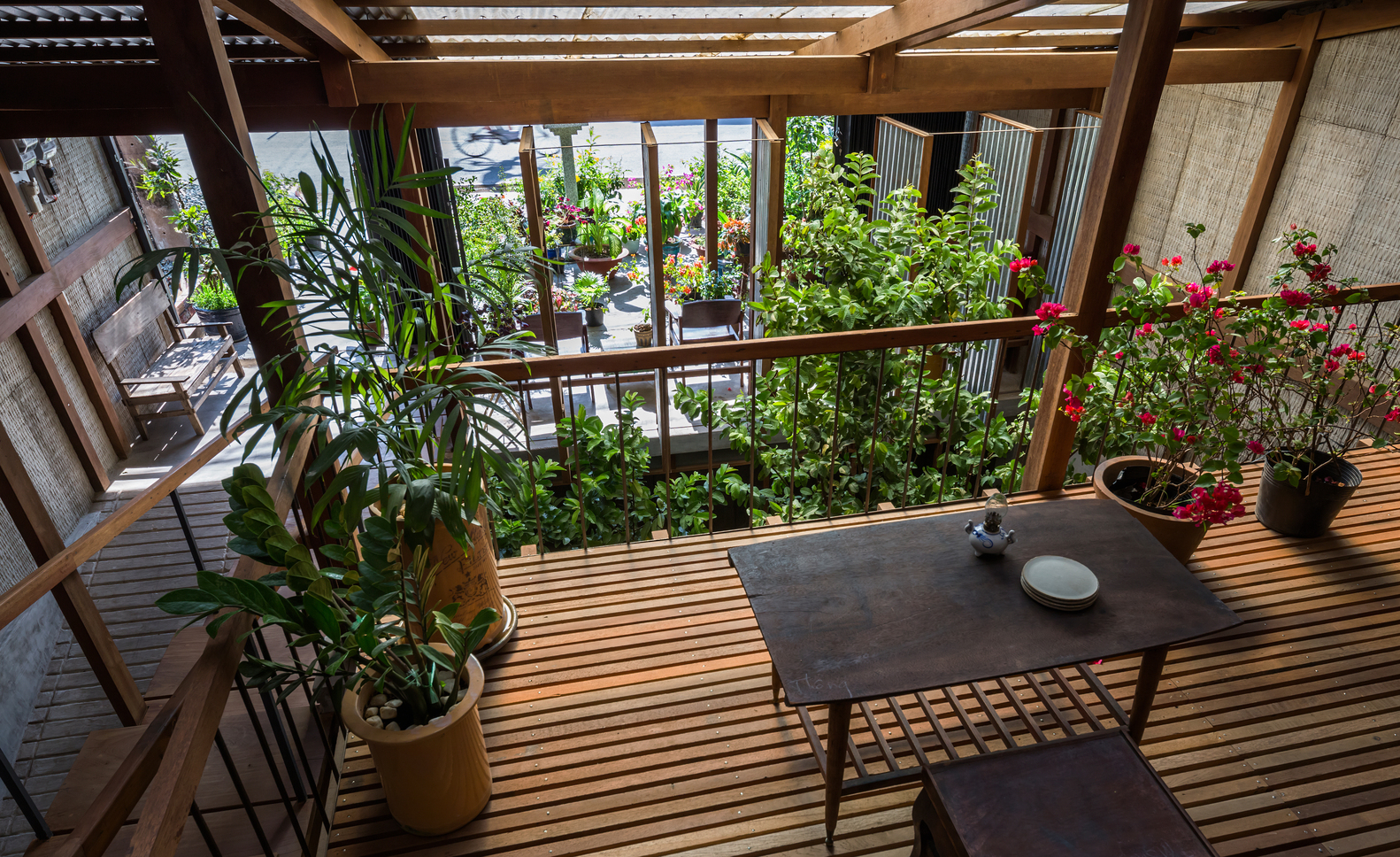 越南340平米的木质“村寨”别墅-浓浓的乡土气息---酷图编号1185525