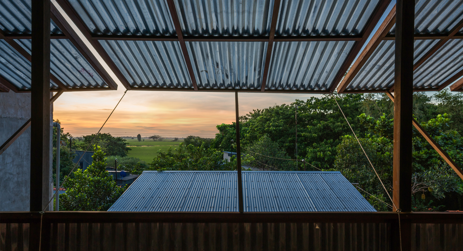 越南340平米的木质“村寨”别墅-浓浓的乡土气息---酷图编号1185526