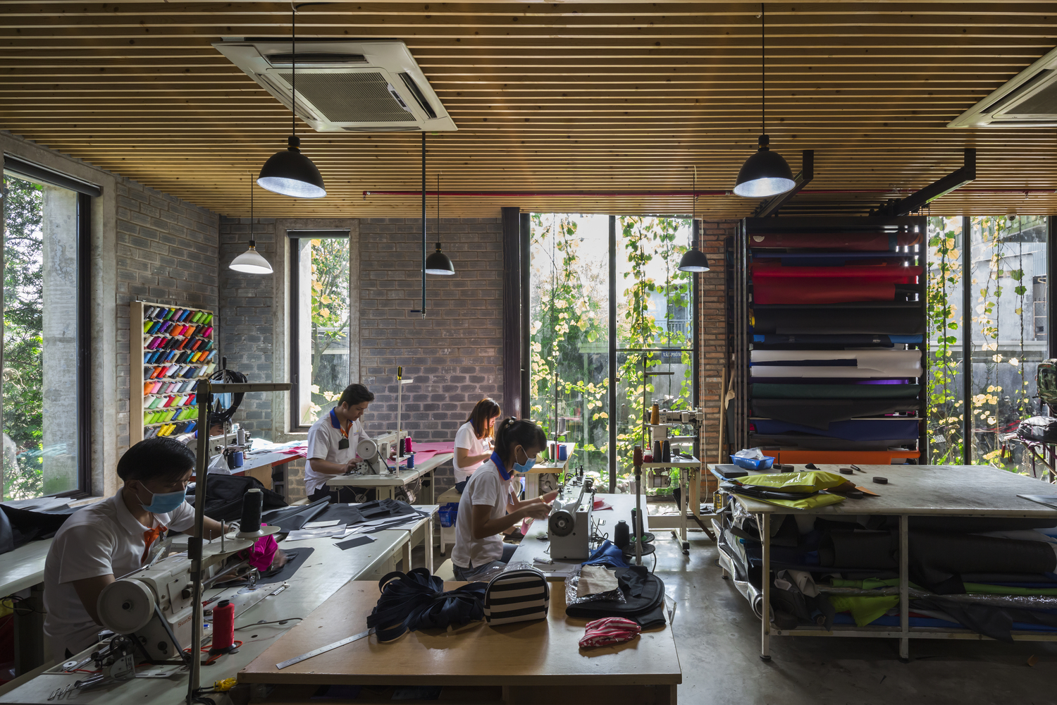 越南621平米的绿屋缝纫厂车间---酷图编号15