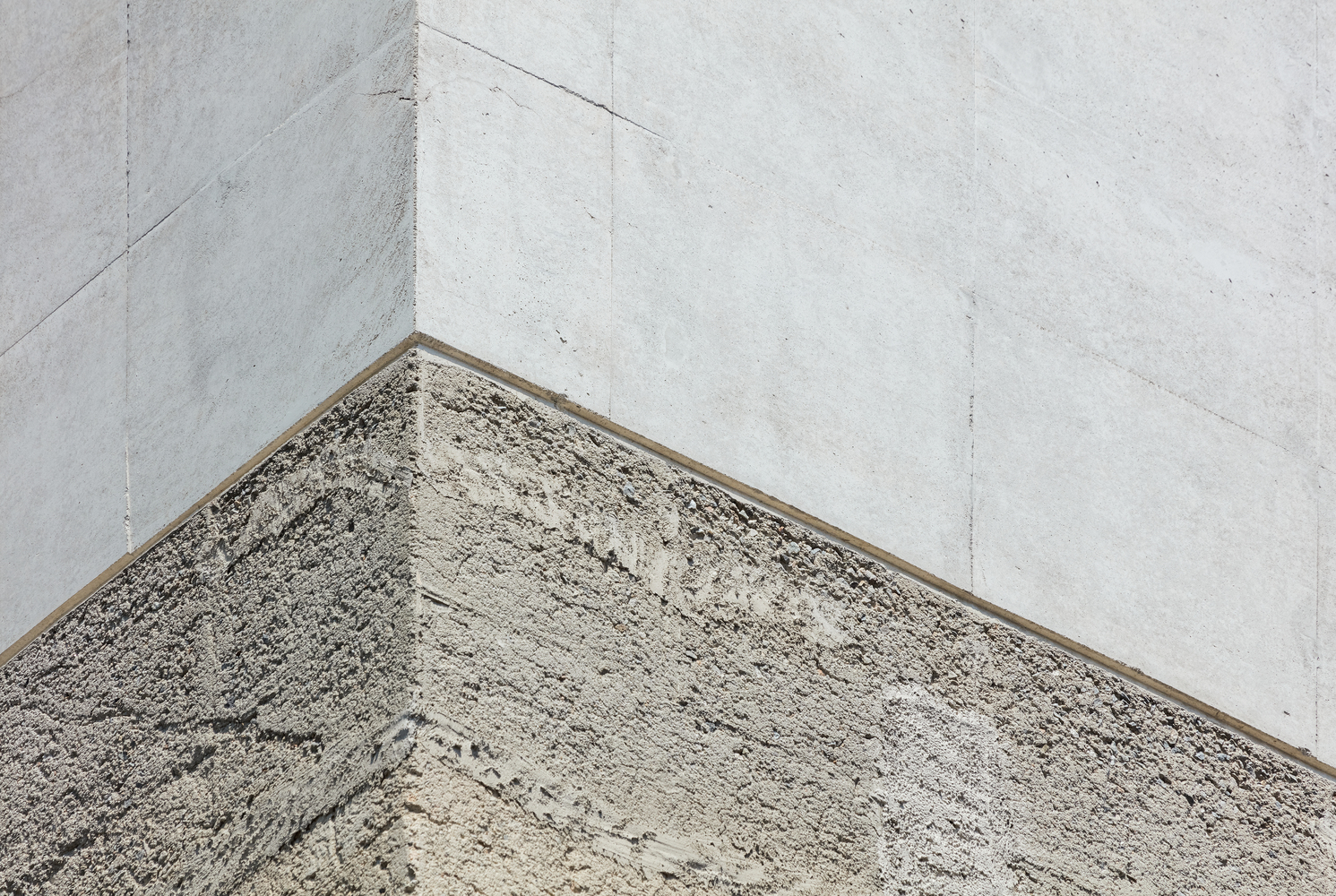 三种不同材质盒子堆叠起来的厚重房屋---酷图编号1186235