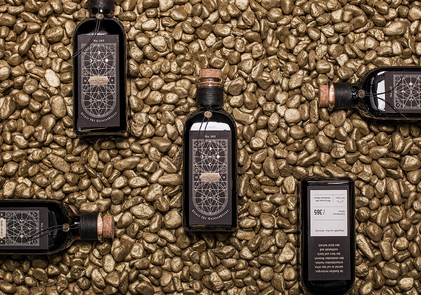 Dark Spirit Liquor-烈酒包装设计封面大图