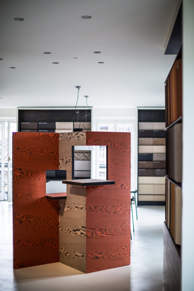 一个有趣的纹理和质地Re Connection 柜子---酷图编号1190469