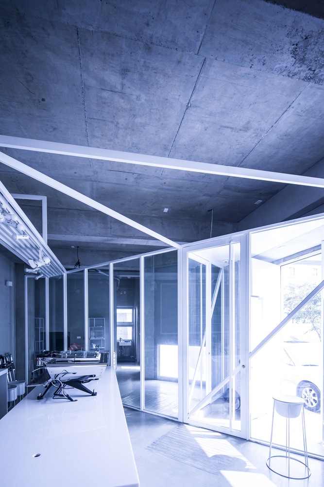 街景蓝白光影画布-舞者之家---酷图编号16