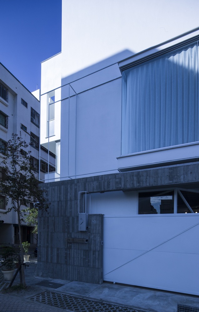 街景蓝白光影画布-舞者之家---酷图编号7