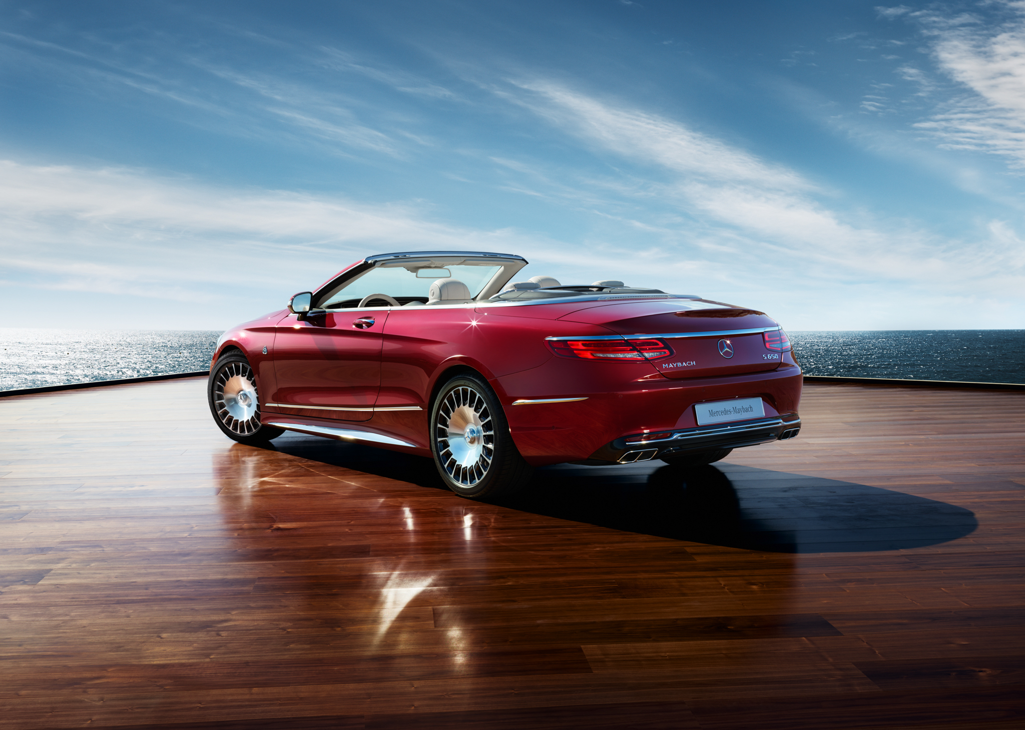 红色运动版奔驰迈巴赫---酷图编号4