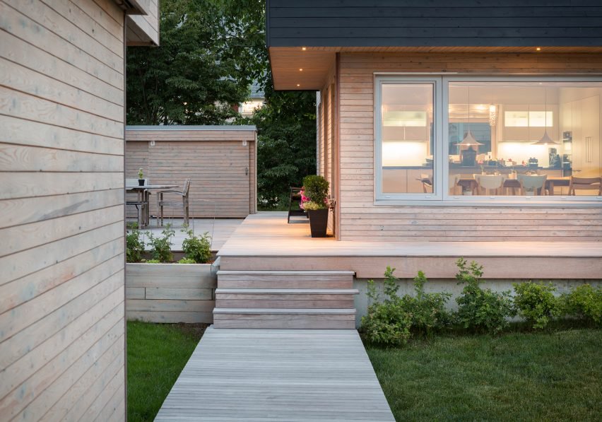 东临海滨的山墙屋-特点是一个绿色的屋顶和两个色调的熔覆和独特的剪影。---酷图编号7