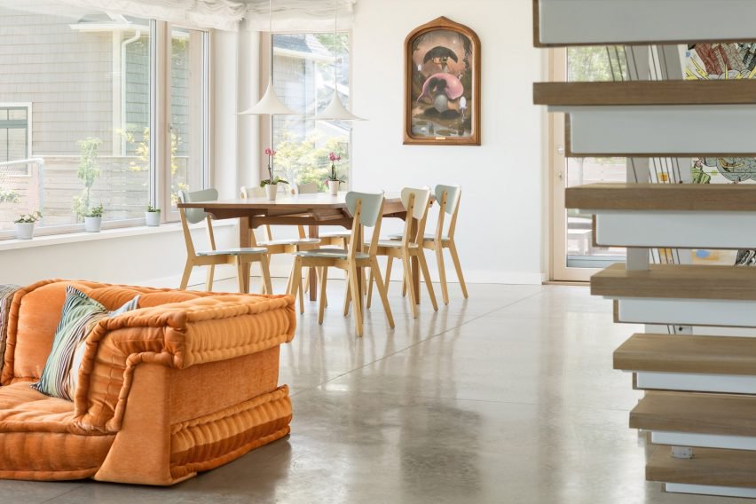 东临海滨的山墙屋-特点是一个绿色的屋顶和两个色调的熔覆和独特的剪影。---酷图编号3