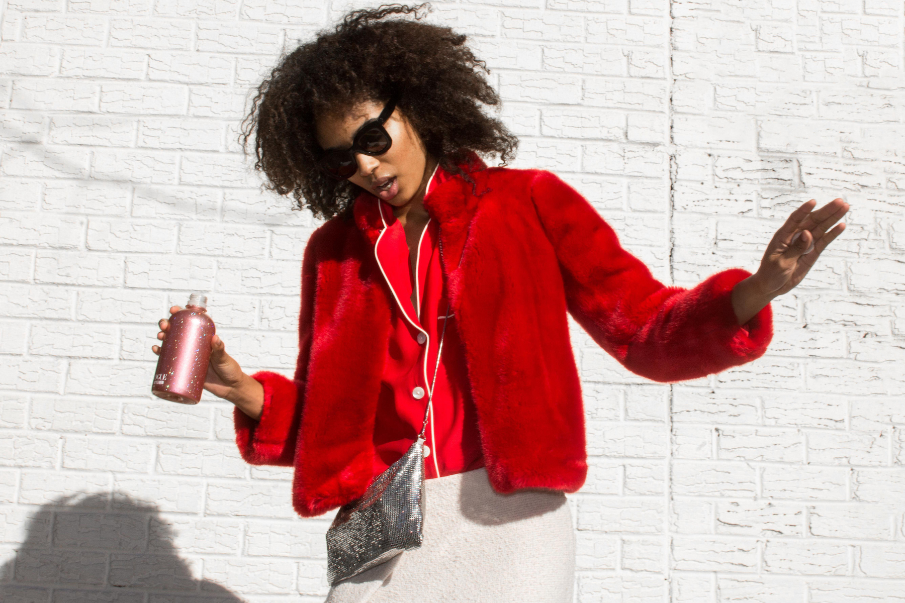 华丽“肮脏”闪闪发光的功能性柠檬饮料---酷图编号1