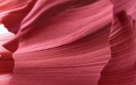 粉红色的戈壁洞