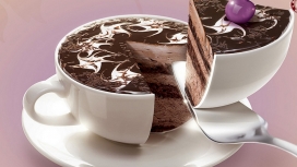 切开的咖啡杯蛋糕壁纸