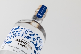 希腊白兰地-清晰透明度，以及通过使用蓝色更强烈地表达的“希腊语”，灵感来自于城市传说